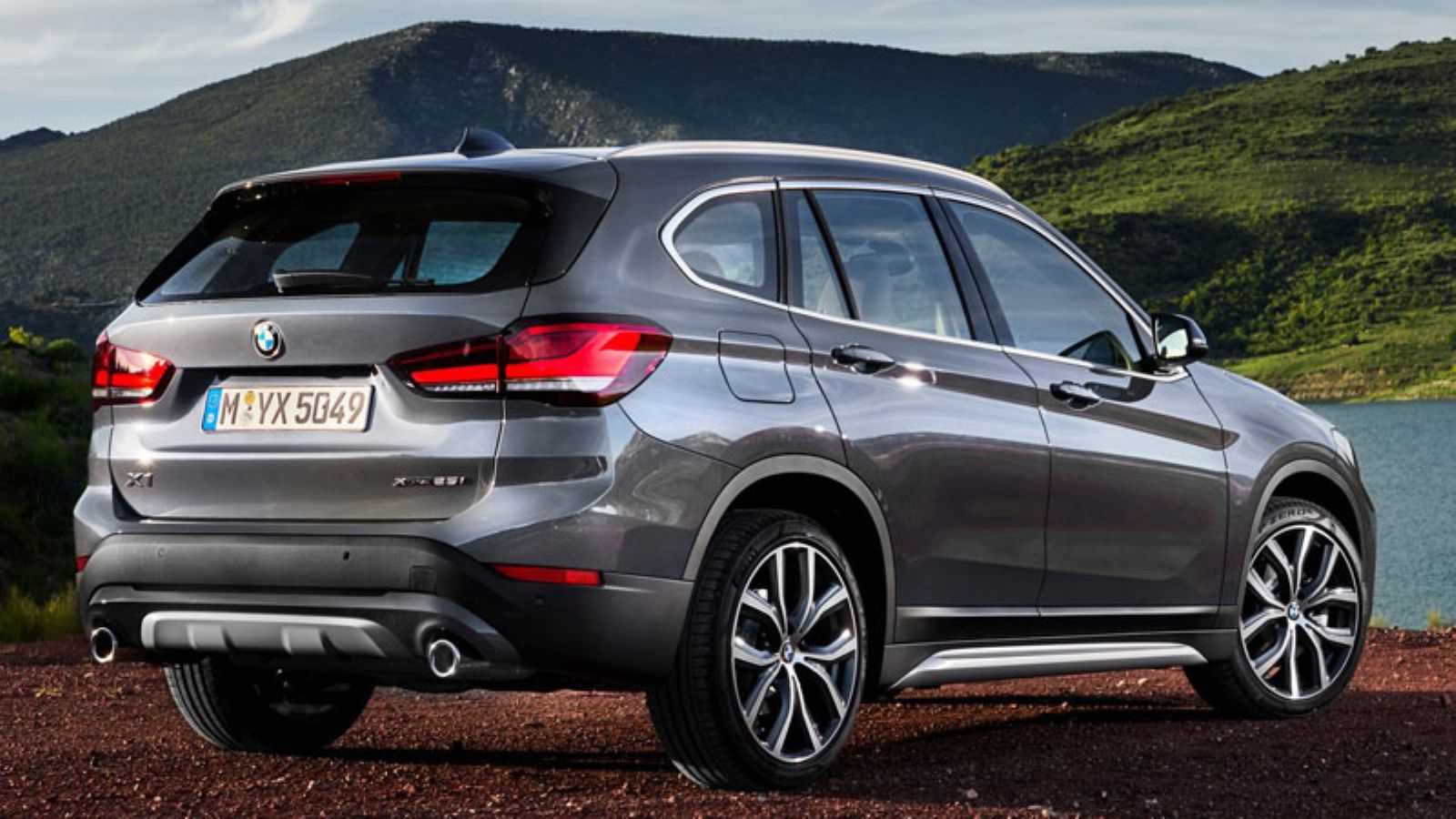 Η BMW X1 από πίσω