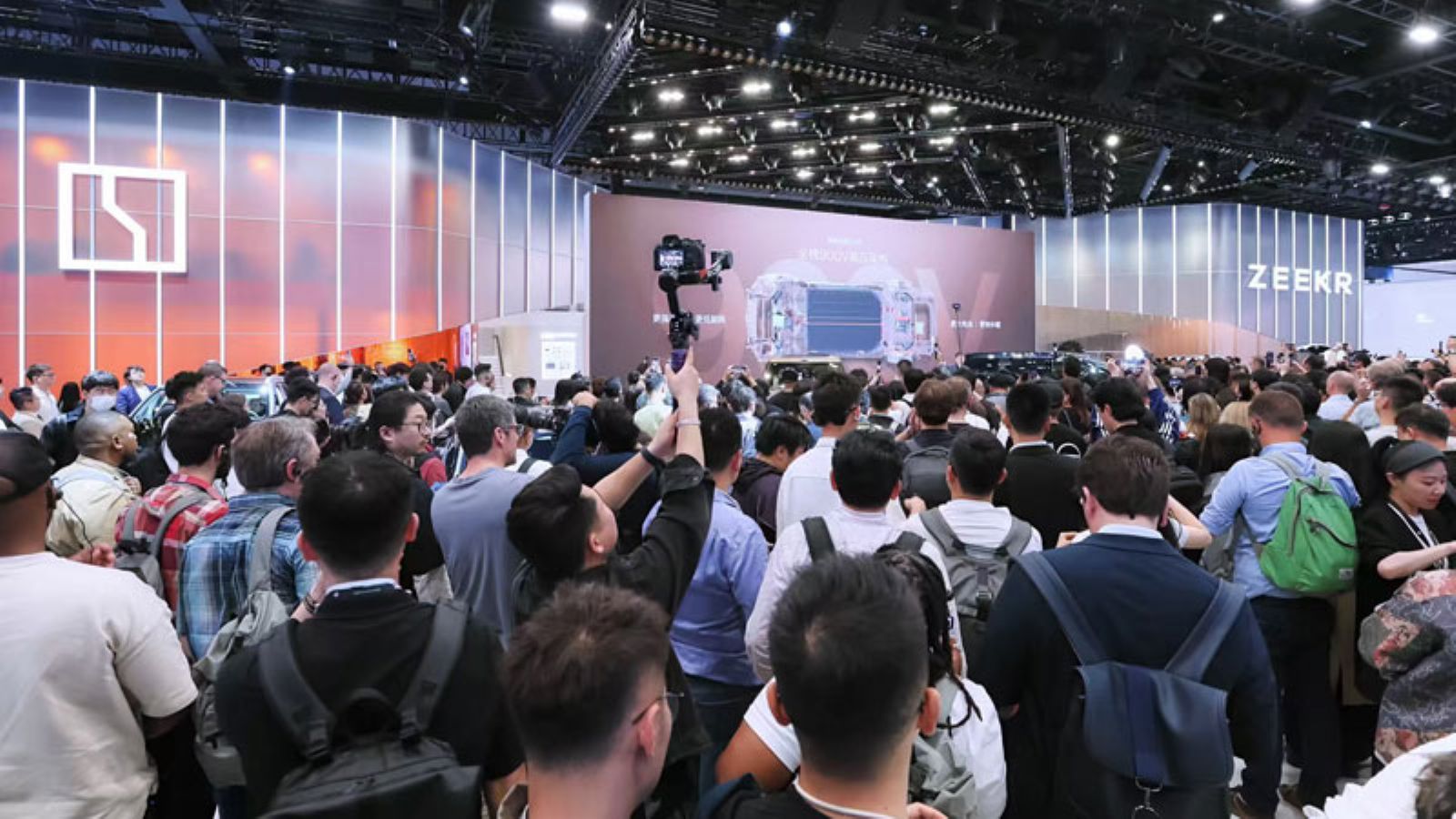 Zeekr στην Auto China 2026: 009, 9X και 8X – Τι δείχνουν για τη νέα premium γκάμα