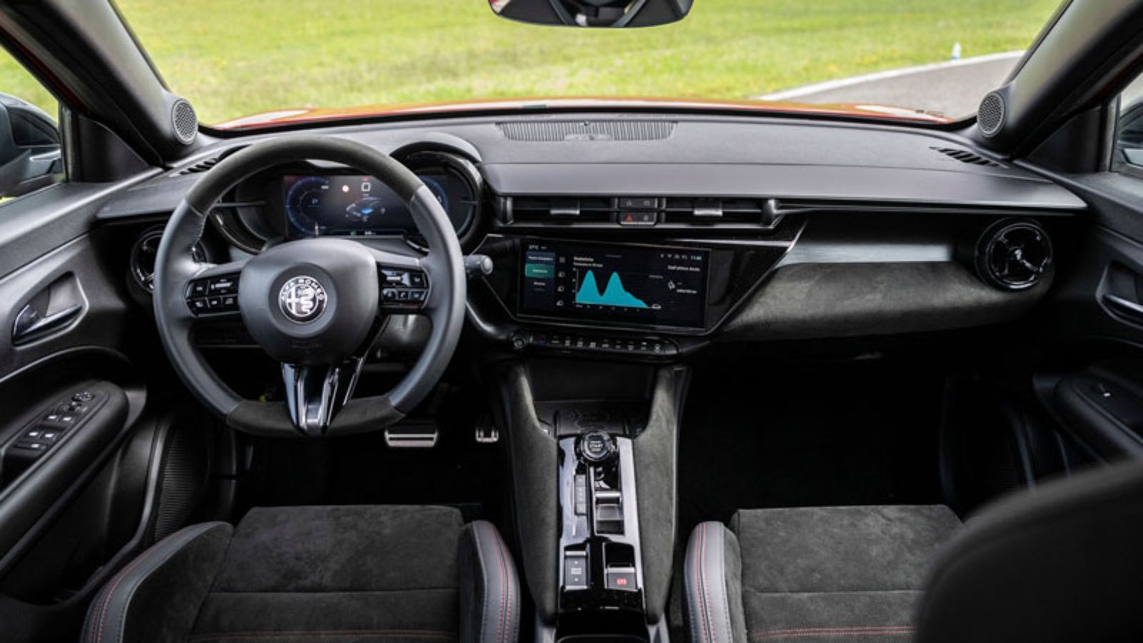 Το εσωτερικό της Alfa Romeo Junior Ibrida