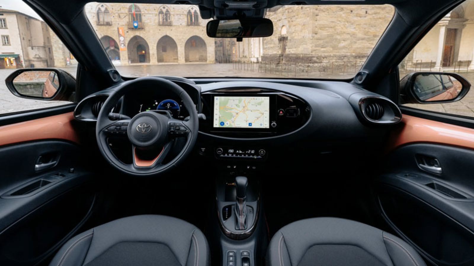 Το εσωτερικό του Toyota Aygo X Hybrid 