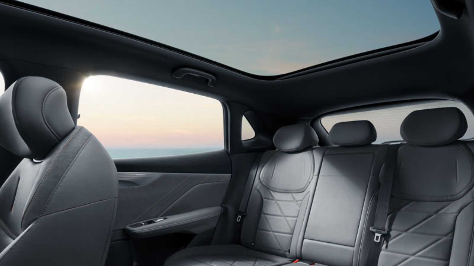 Τα πίσω καθίσματα του Changan Deepal S05