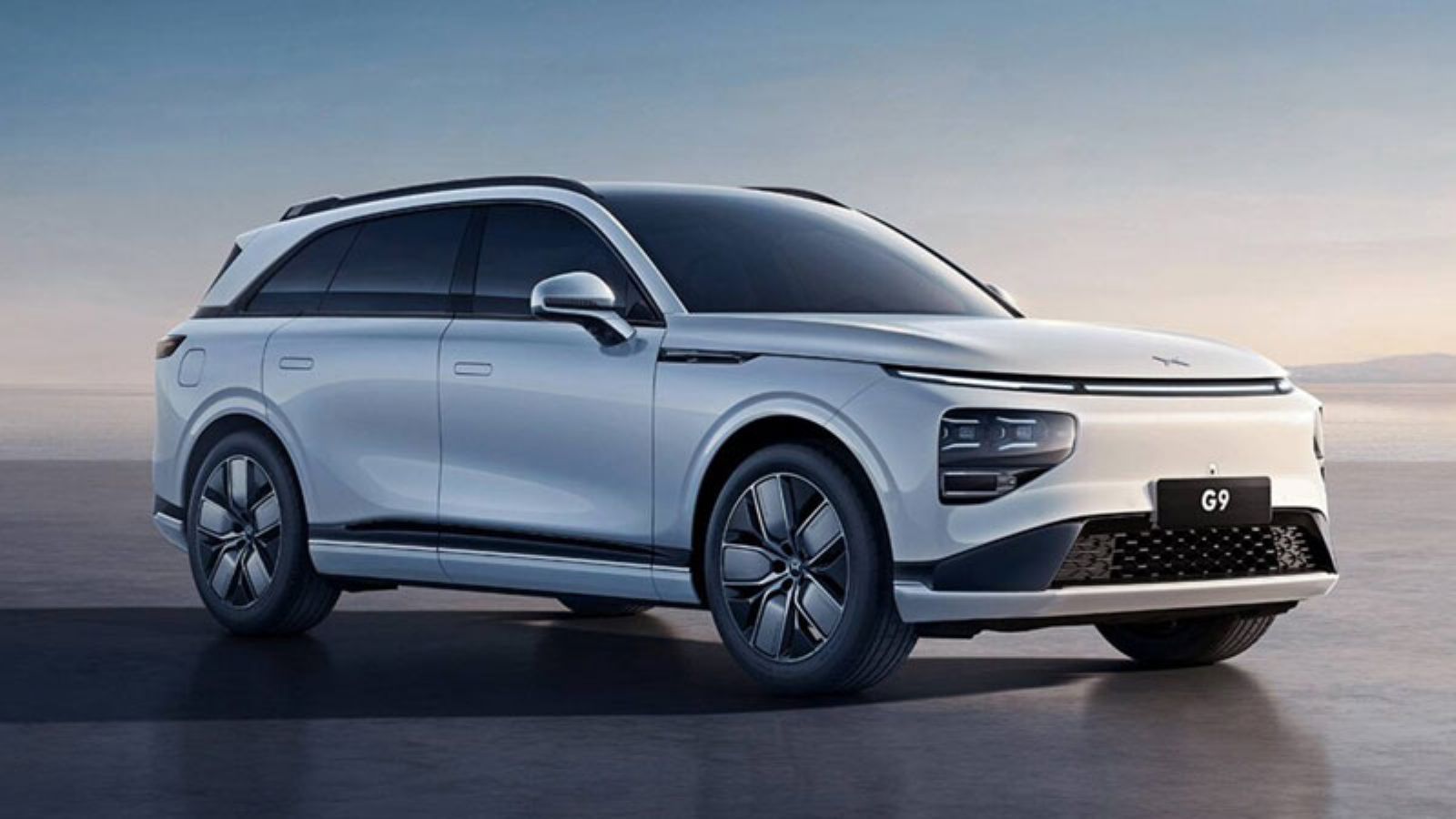 Το XPENG G9 από την εμπρός δεξιά πλευρά