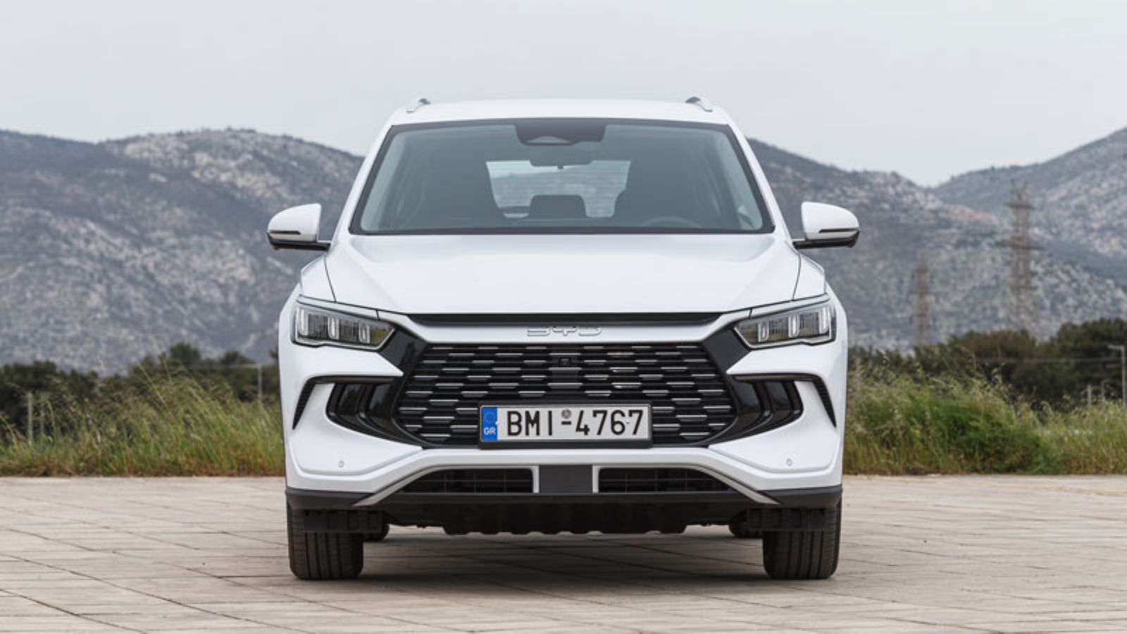BYD Sealion 5 DM-i Design: Πόσο καλό είναι σε εξοπλισμό άνεσης και ασφαλείας;