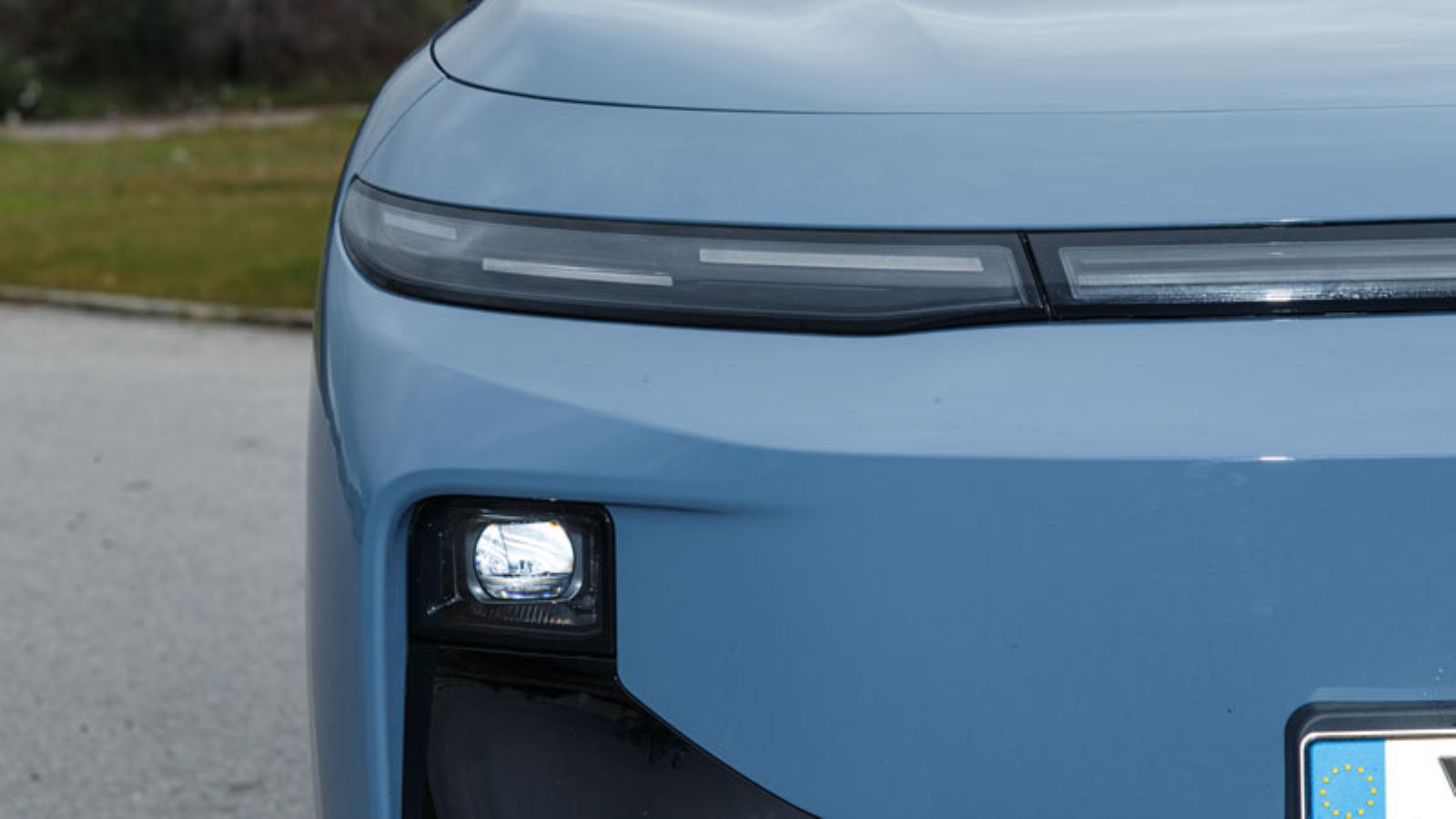 Τα εμπρός φανάρια του Leapmotor B10 Pro Max