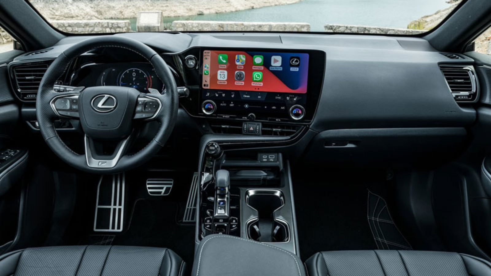 Το εσωτερικό του Lexus NX