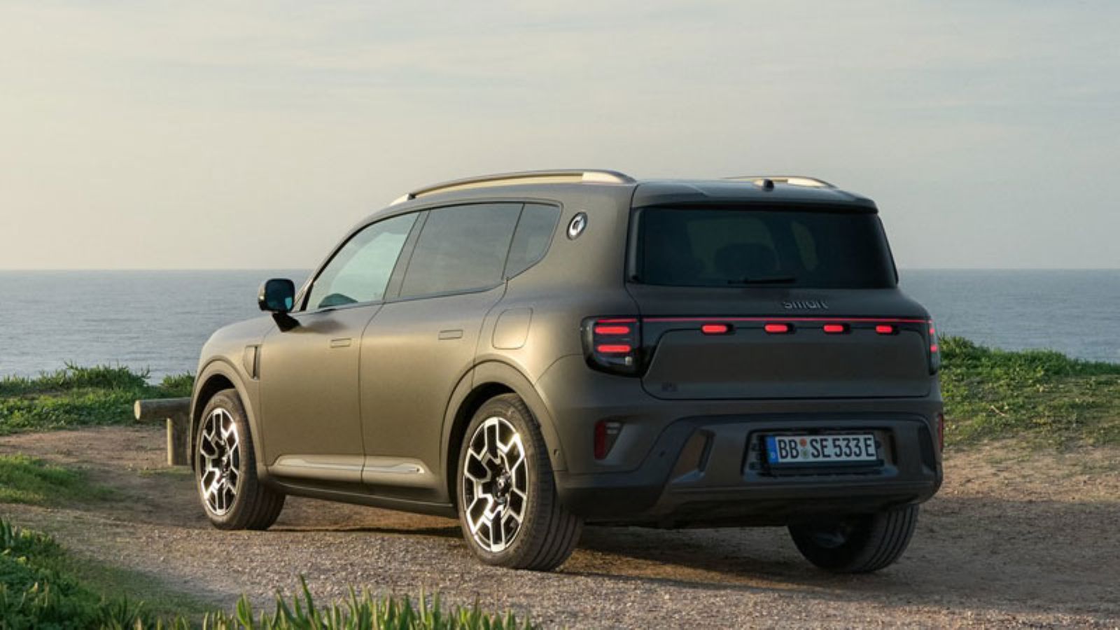 Το smart 5 από πίσω, αριστερή γωνία