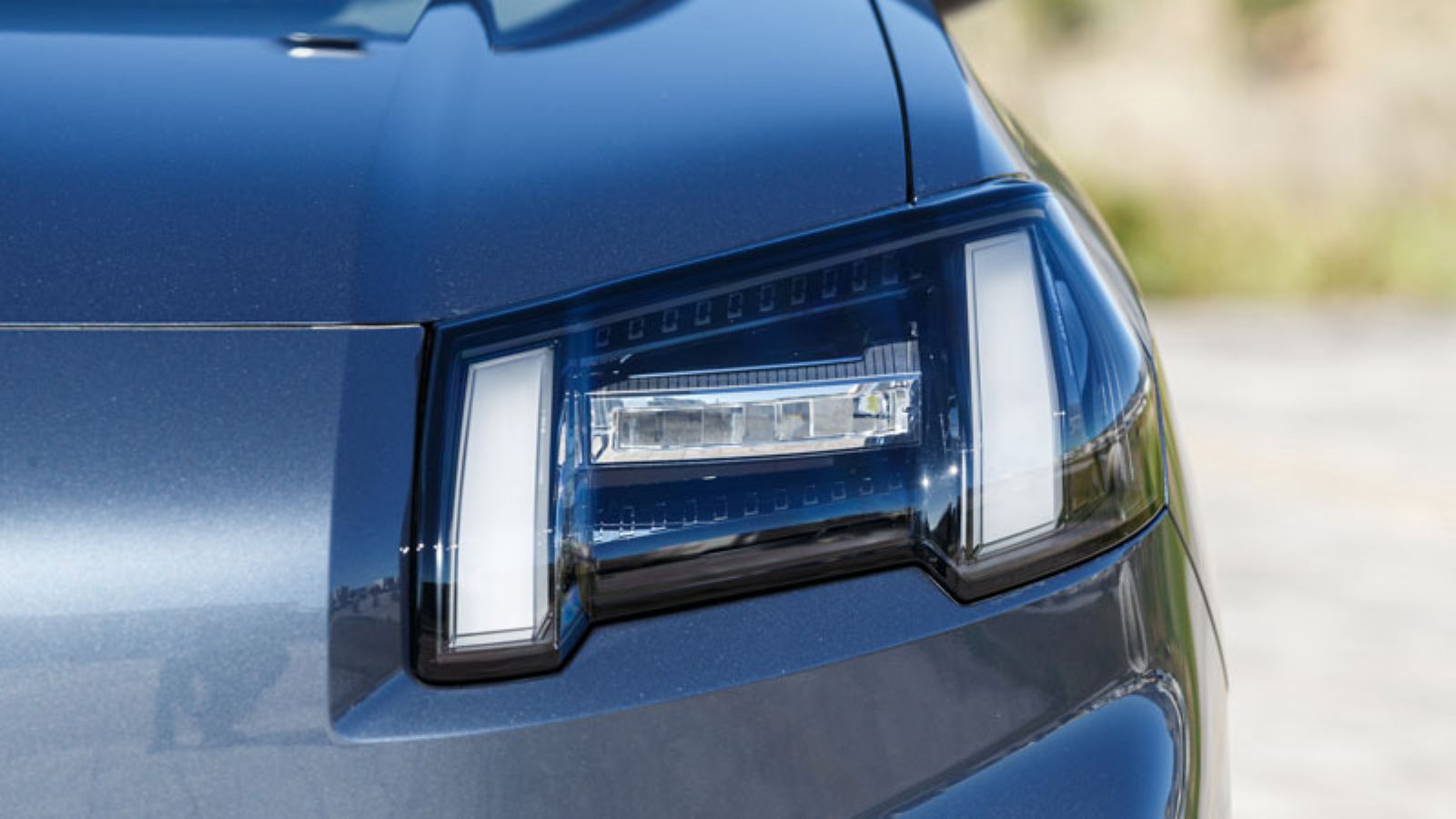 Τα εμπρός φανάρια του AION V