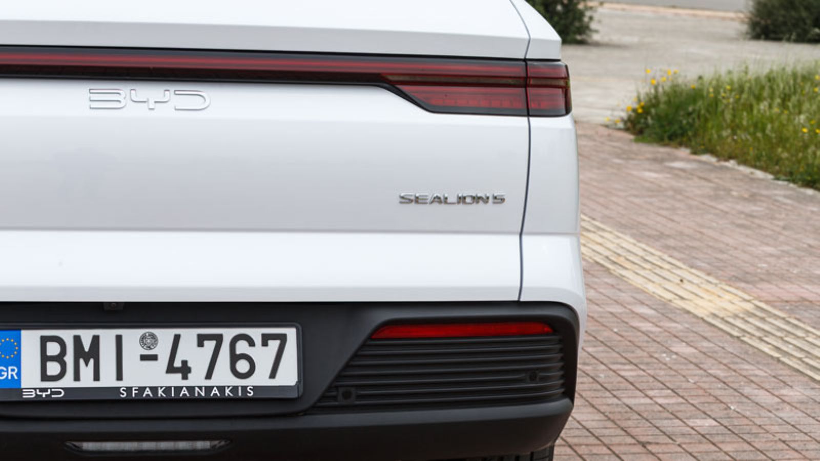 Τα πίσω φανάρια του BYD Sealion 5 DM-i