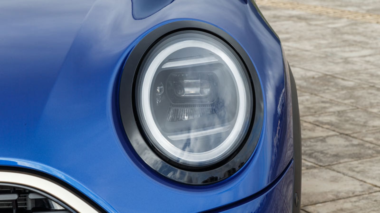 Το εμπρός φανάρι του MINI Cooper