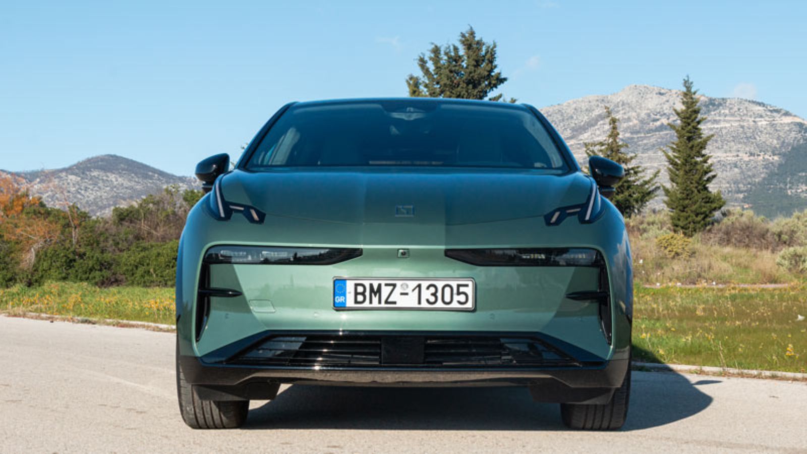 Το εμπρός μέρος του Zeekr X