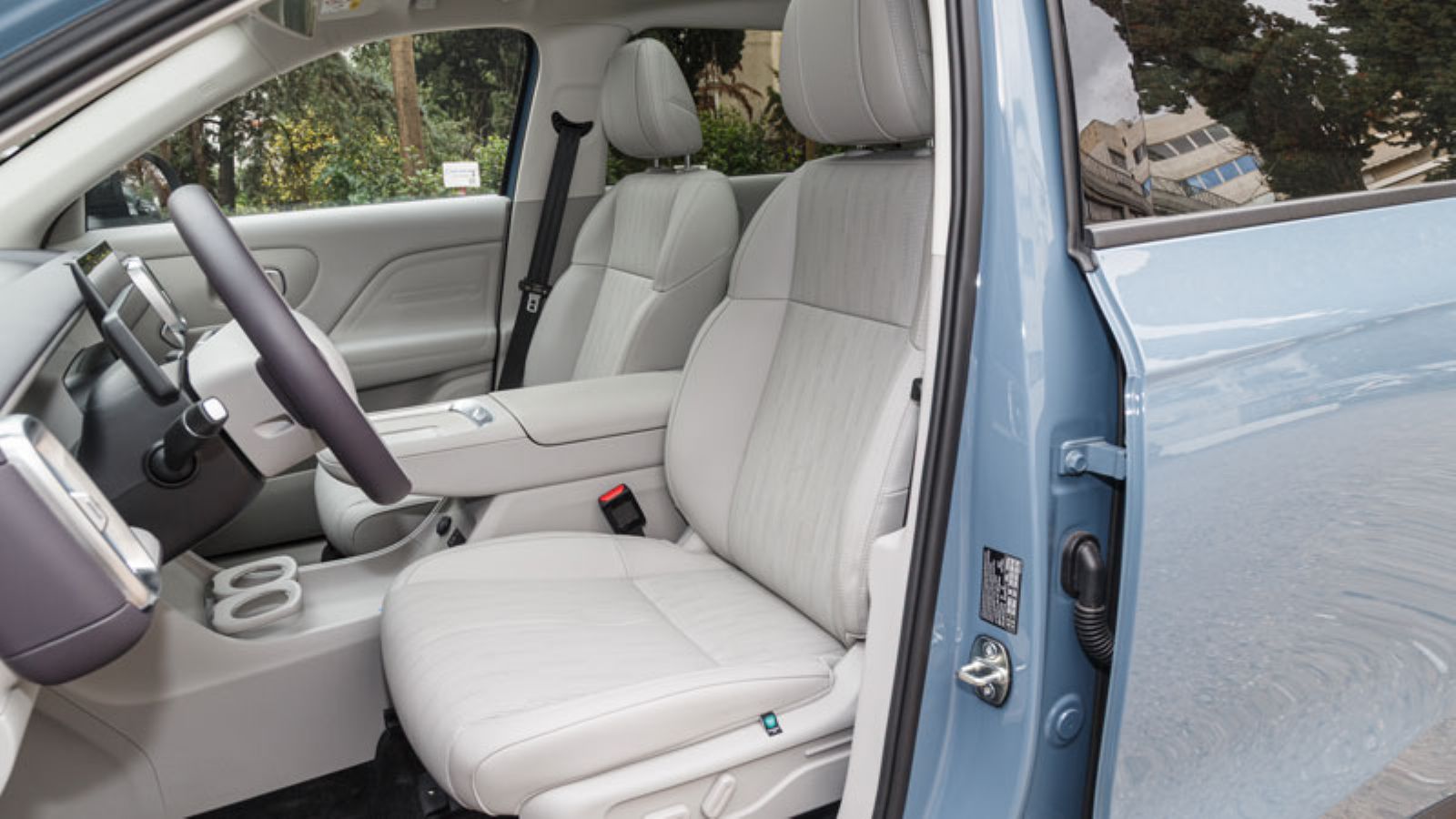 Τα εμπρός καθίσματα του Leapmotor B10 Pro Max