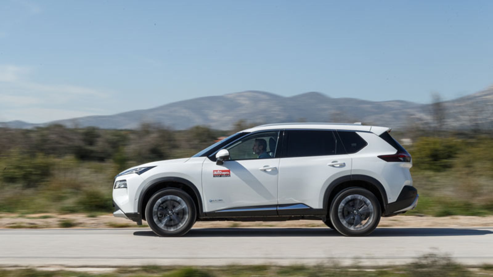 Καταπίνει τα πάντα στο πέρασμα του