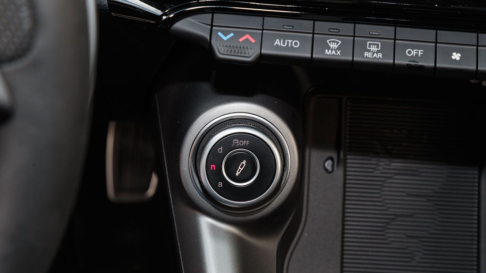 Alfa Romeo Tonale. Τι βαθμό παίρνει σε κατανάλωση, χώρους, επιδόσεις, εγγυήσεις.