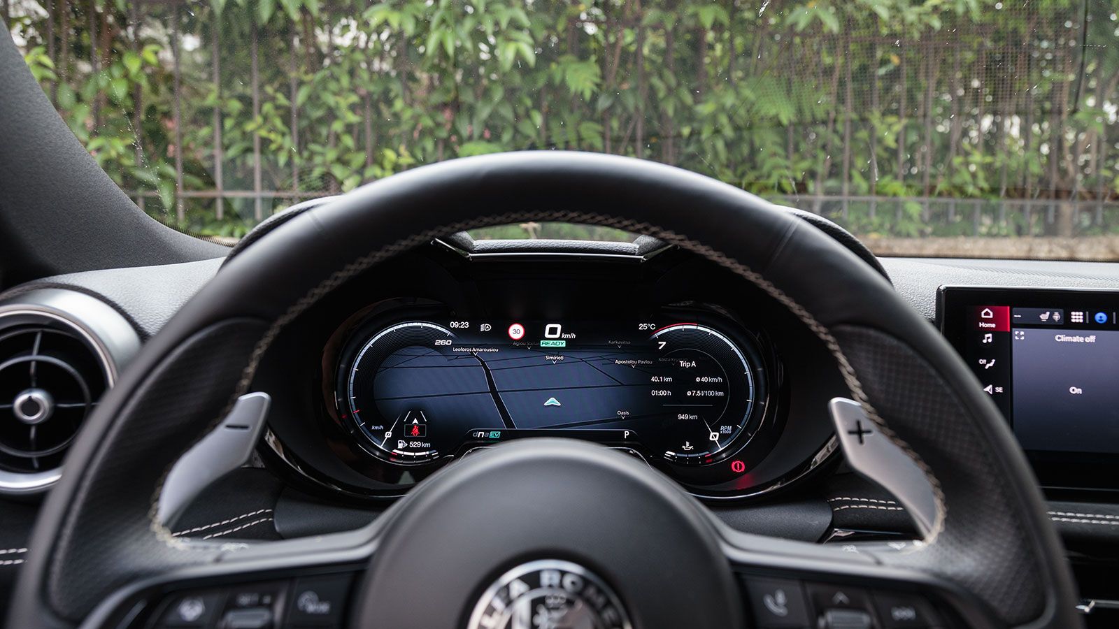Alfa Romeo Tonale. Πόσο καλό είναι σε εξοπλισμό άνεσης και ασφάλειας.