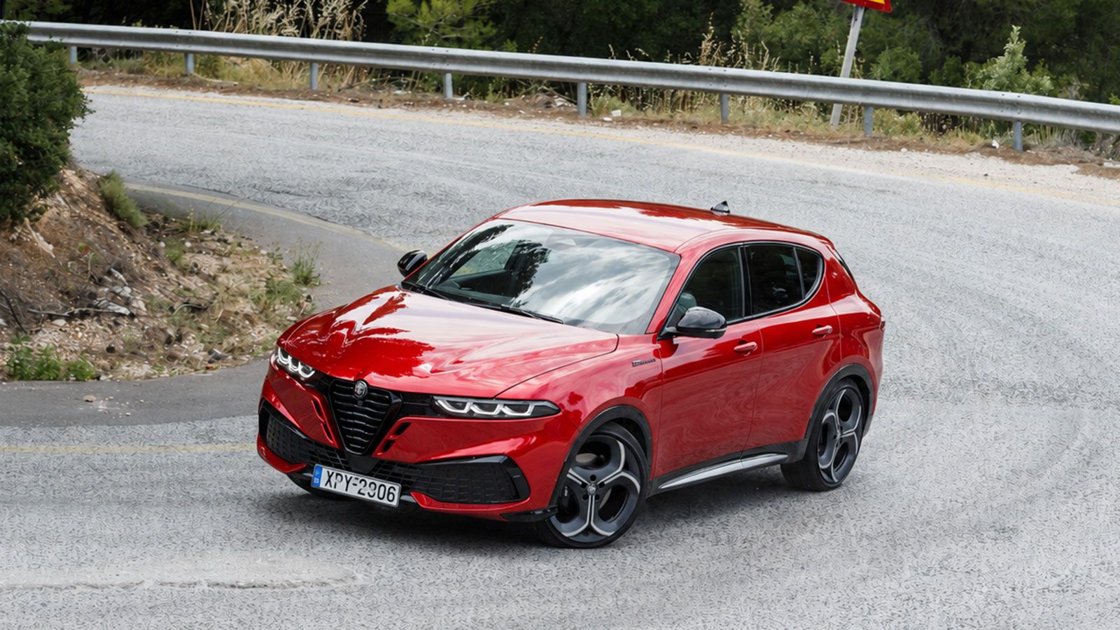 Alfa Romeo Tonale. Τι βαθμό παίρνει σε κατανάλωση, χώρους, επιδόσεις, εγγυήσεις.
