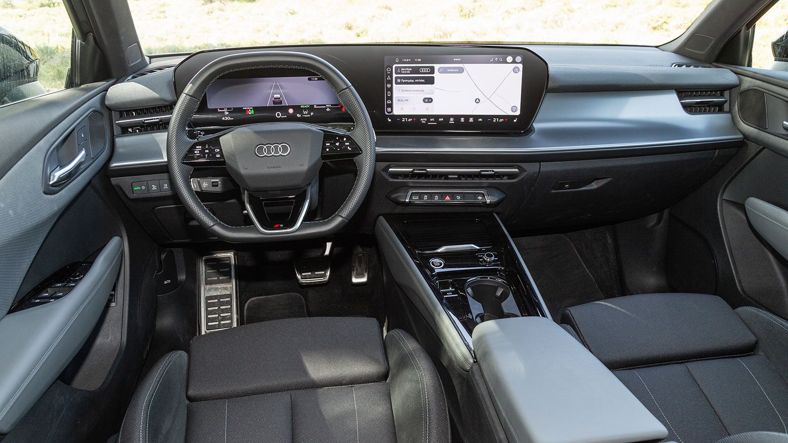 Audi Q3. Πόσο καλό είναι σε εξοπλισμό άνεσης και ασφάλειας.