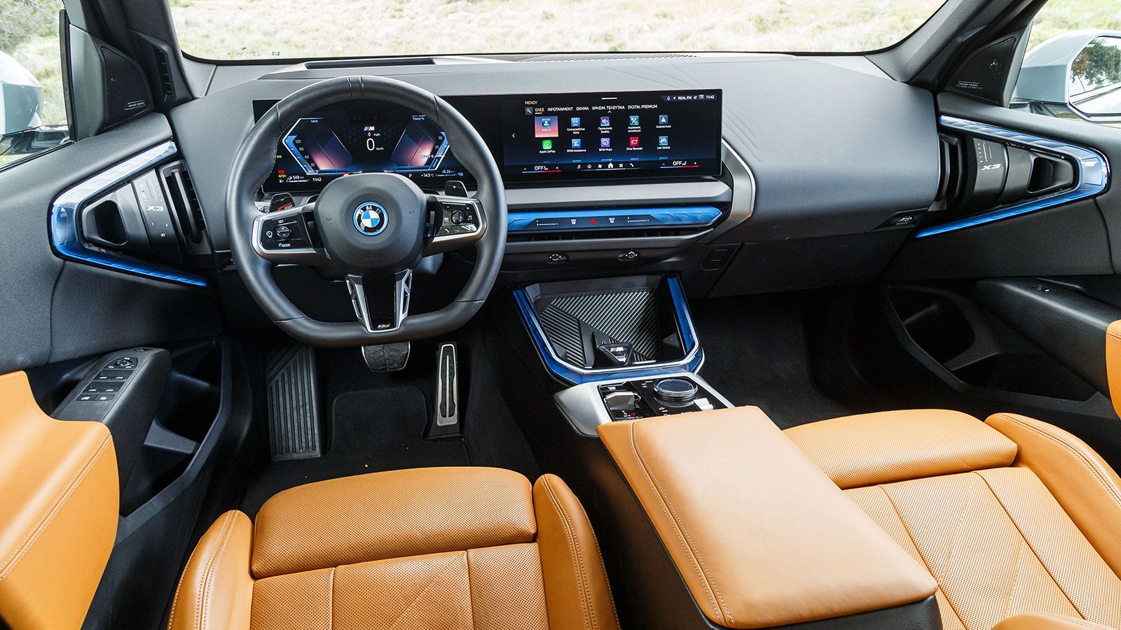 Bmw X3. Πόσο καλό είναι σε εξοπλισμό άνεσης και ασφάλειας.
