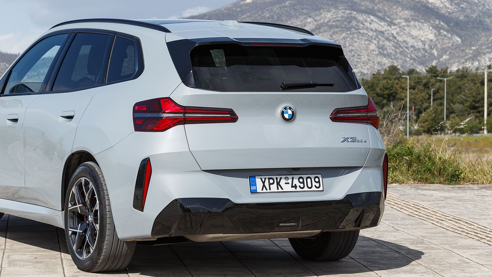 BMW X3 30e xDrive 299 PS: Πολυτέλεια, επιδόσεις και οικονομία καυσίμων