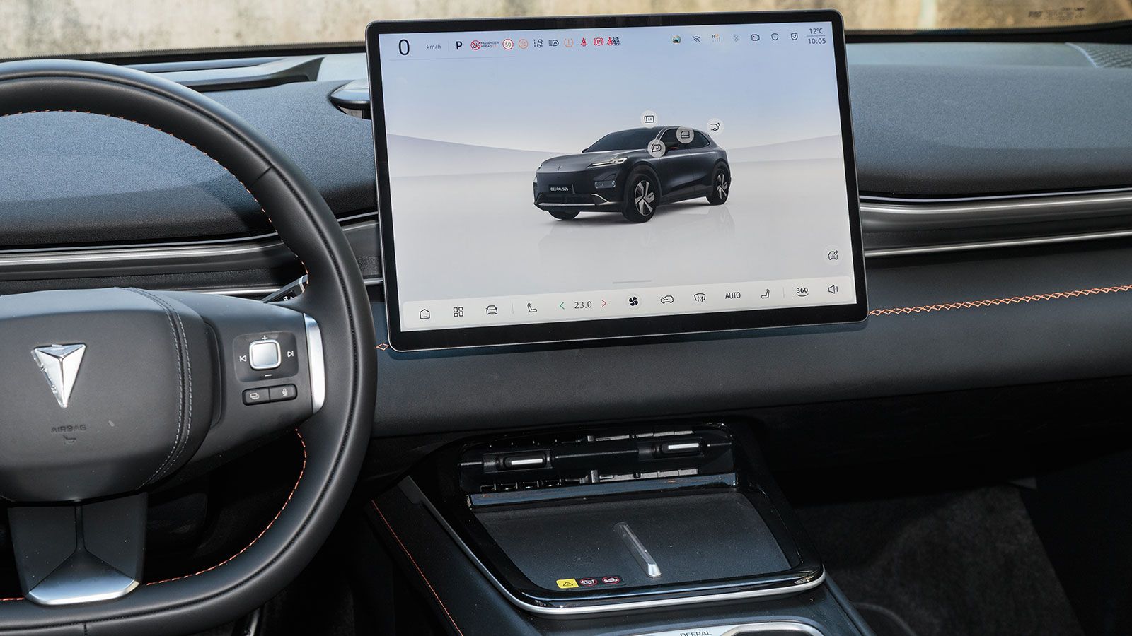 Changan Deepal S05. Πόσο καλό είναι σε εξοπλισμό άνεσης και ασφάλειας.