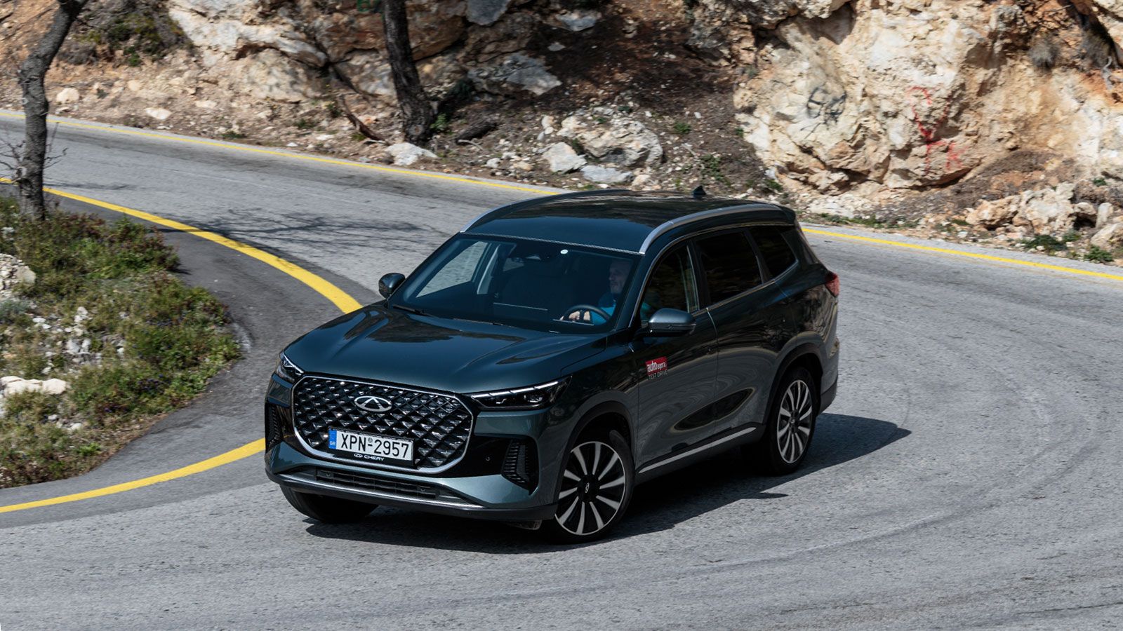 Chery Tiggo 8. Τι βαθμό παίρνει σε κατανάλωση, χώρους, επιδόσεις, εγγυήσεις.