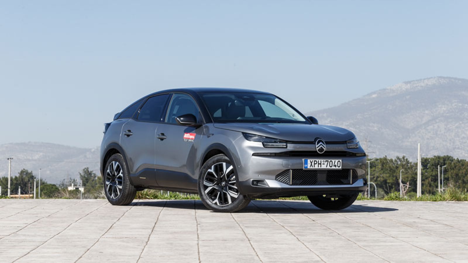 Citroen C4 Hybrid: Άνετη κύλιση, οικονομία και χαμηλή τιμή