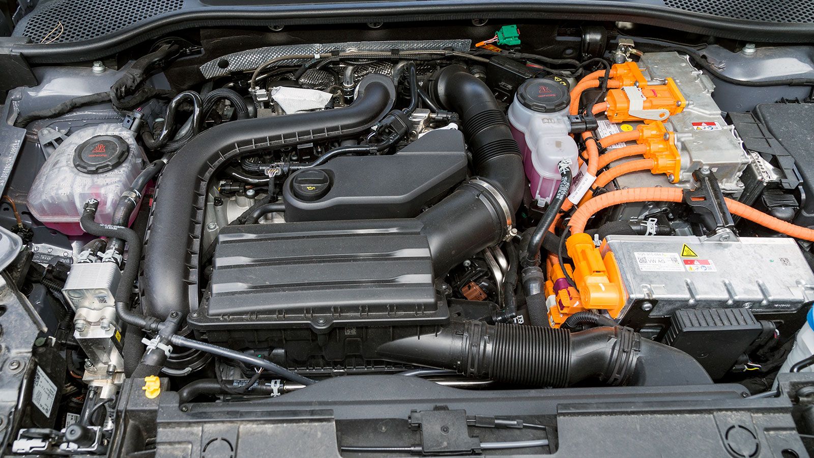 Cupra Formentor. Τι βαθμό παίρνει σε κατανάλωση, χώρους, επιδόσεις, εγγυήσεις.