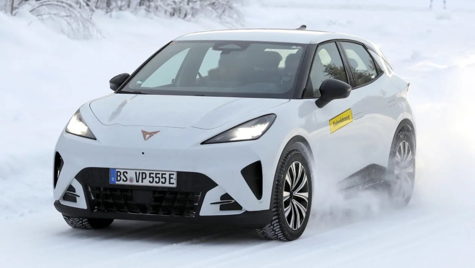 Cupra Raval: Διέρρευσαν νέες εικόνες του ηλεκτρικού supermini πριν την πρεμιέρα