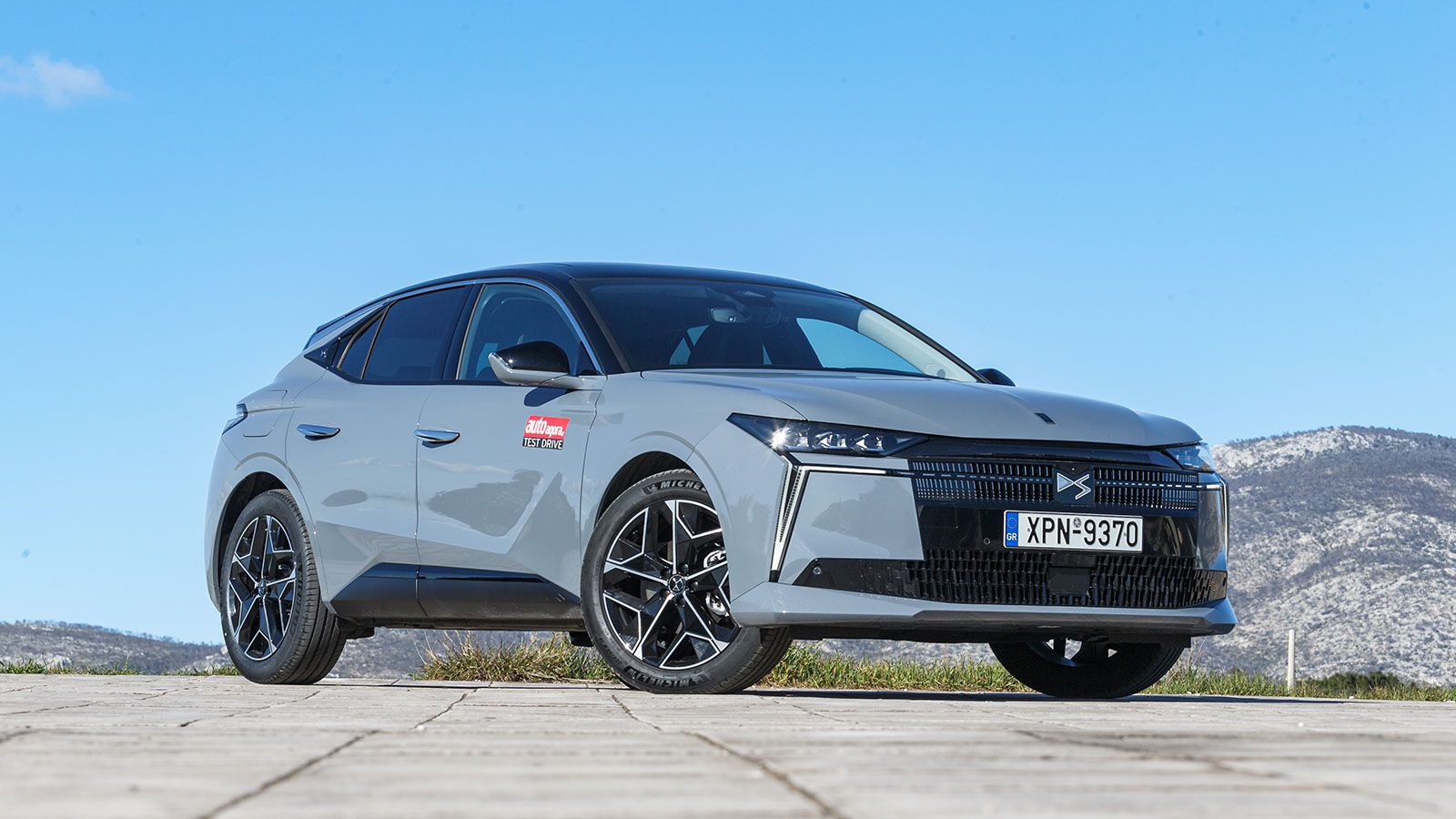 Ds No 4. Πόσο καλό είναι σε εξοπλισμό άνεσης και ασφάλειας.