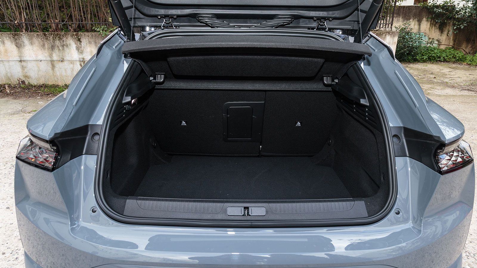 Ds No 4. Τι βαθμό παίρνει σε κατανάλωση, χώρους, επιδόσεις, εγγυήσεις.