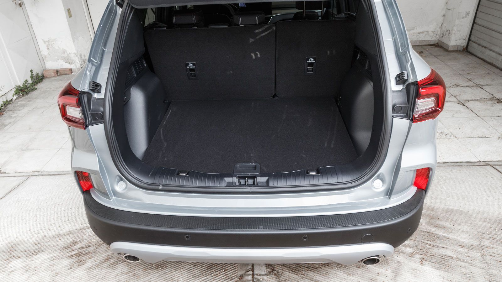 Ford Kuga. Τι βαθμό παίρνει σε κατανάλωση, χώρους, επιδόσεις, εγγυήσεις.
