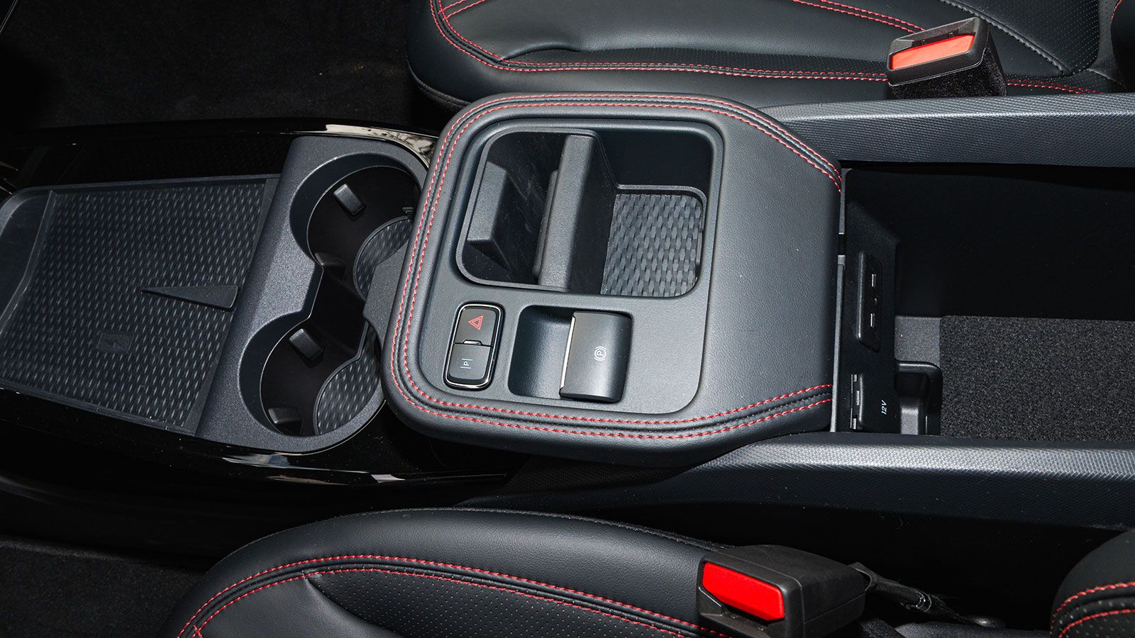 Ford Mustang Mach-e. Πόσο καλό είναι σε εξοπλισμό άνεσης και ασφάλειας.