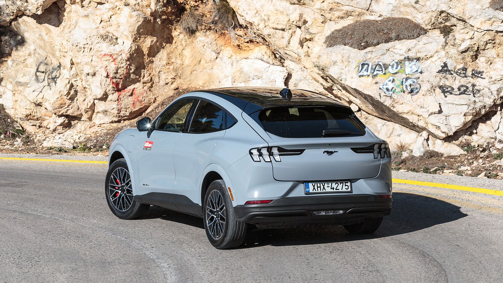 Η τετρακίνηση λειτουργεί περισσότερο υπέρ της πρόσφυσης και της ουδετερότητας παρά της «ωμής» διασκέδασης. 