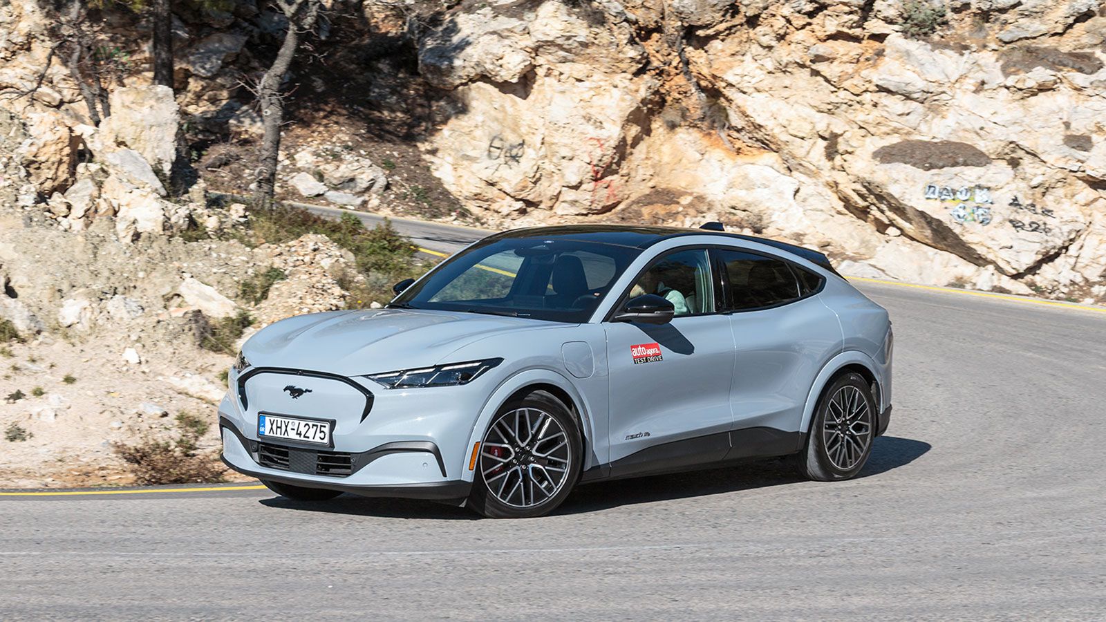 Ford Mustang Mach-e. Τι βαθμό παίρνει σε κατανάλωση, χώρους, επιδόσεις, εγγυήσεις.