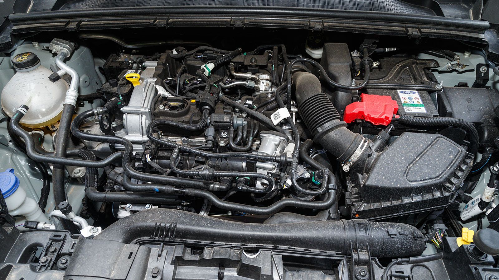 Alfa Romeo Junior VS Ford Puma Βαθμολογίες. Ποιο είναι καλύτερο σε κατανάλωση, χώρους, επιδόσεις, εγγυήσεις.