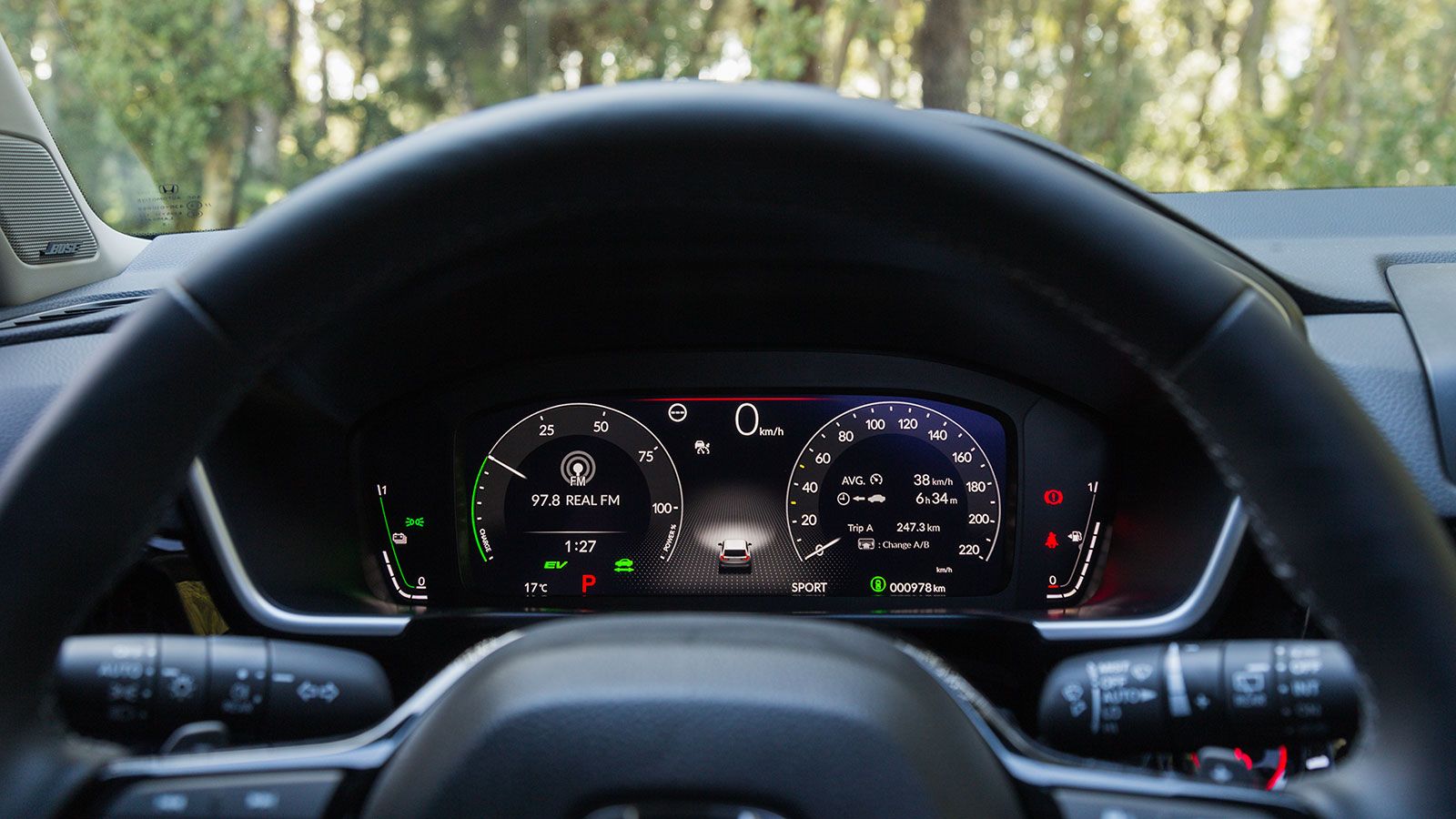 Honda Cr-v. Πόσο καλό είναι σε εξοπλισμό άνεσης και ασφάλειας.