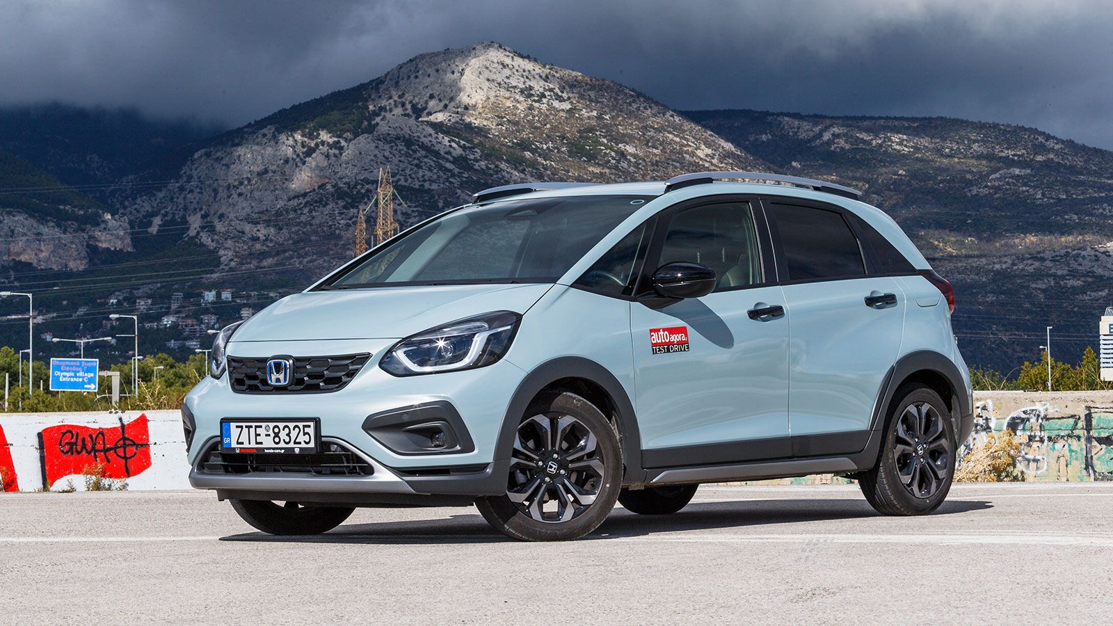 Honda Jazz Crosstar. Πόσο καλό είναι σε εξοπλισμό άνεσης και ασφάλειας.