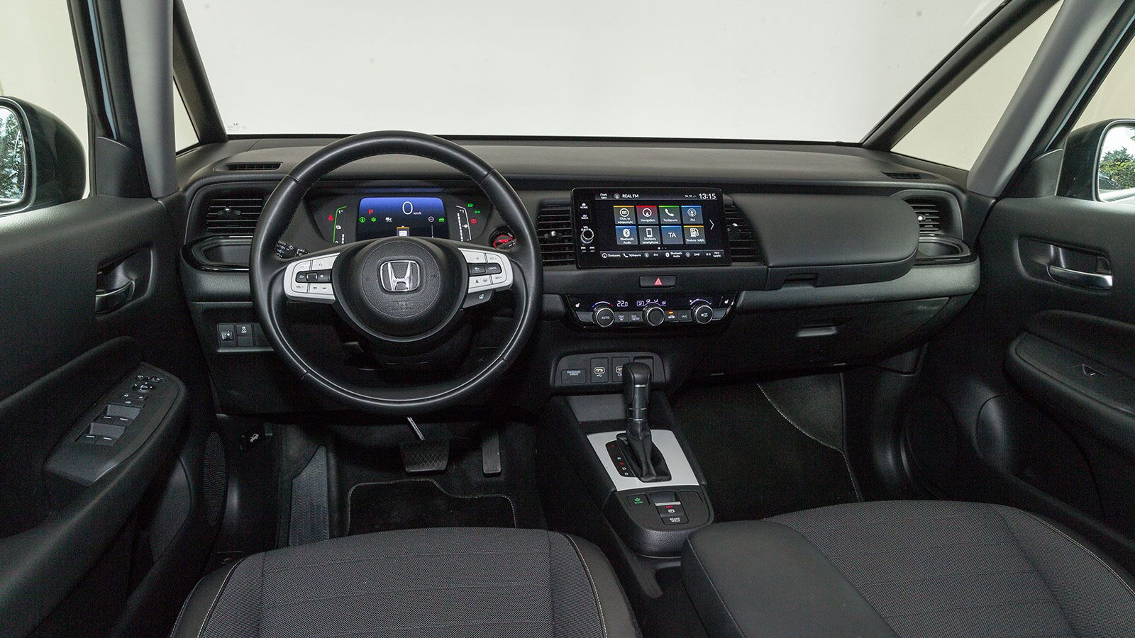Honda Jazz Crosstar. Πόσο καλό είναι σε εξοπλισμό άνεσης και ασφάλειας.