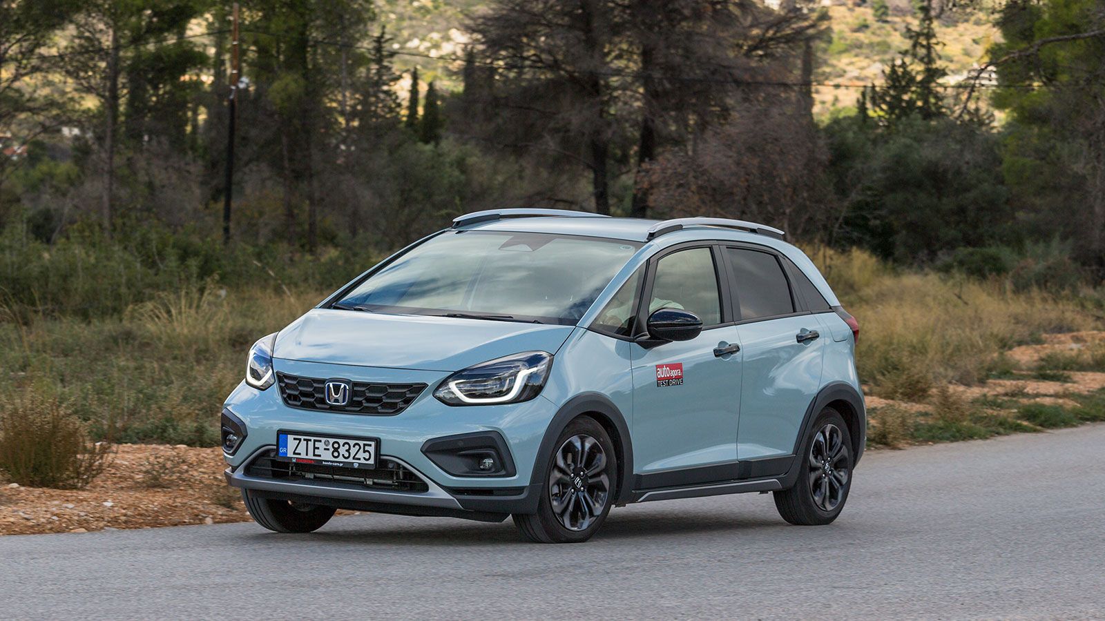 Honda Jazz Crosstar. Τι βαθμό παίρνει σε κατανάλωση, χώρους, επιδόσεις, εγγυήσεις.