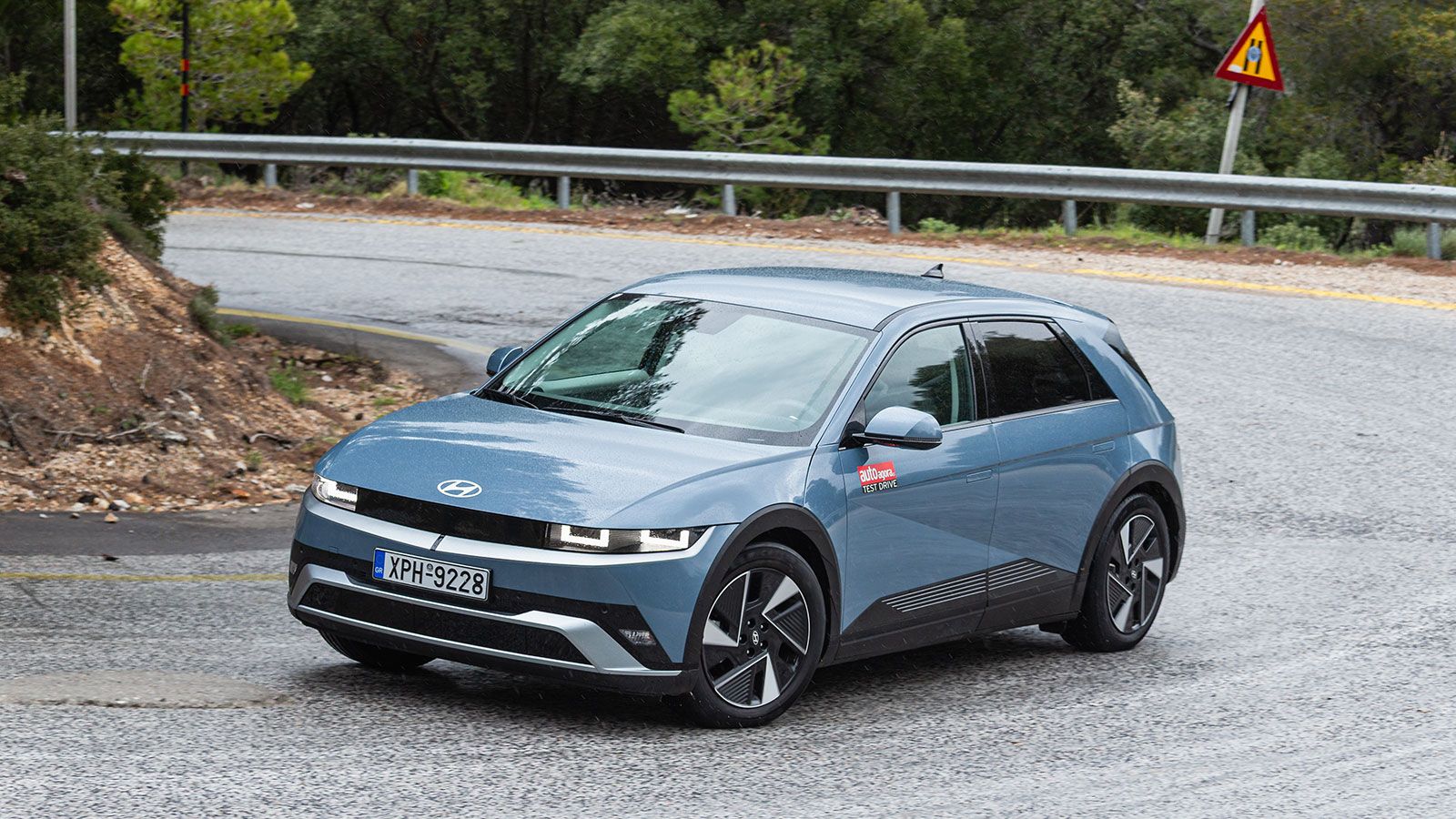 Hyundai Ioniq 5. Τι βαθμό παίρνει σε κατανάλωση, χώρους, επιδόσεις, εγγυήσεις.