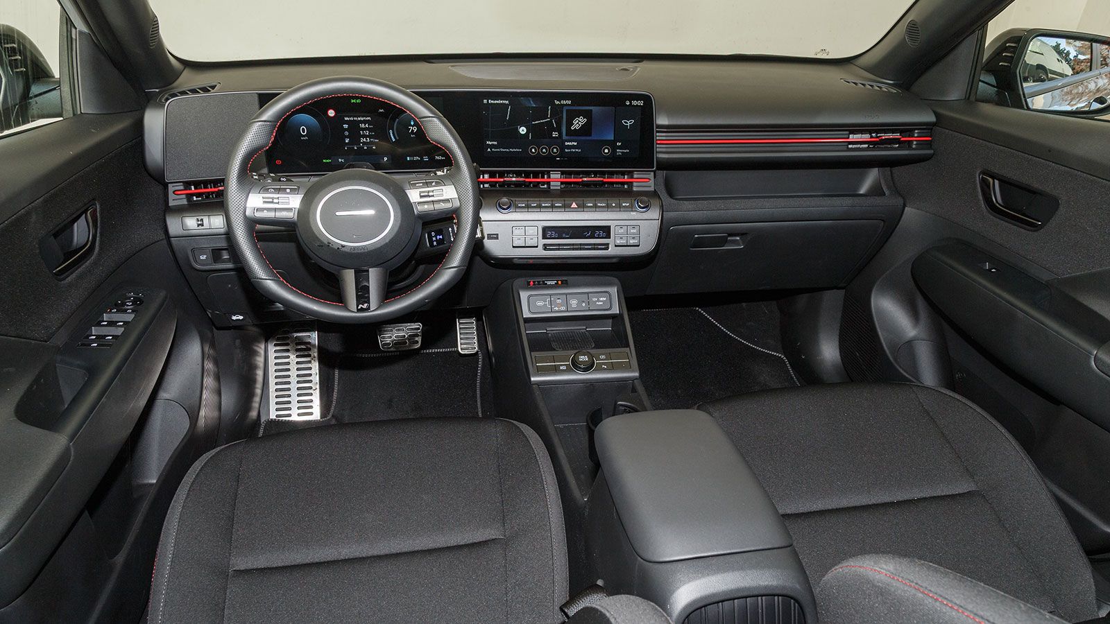Hyundai Kona. Πόσο καλό είναι σε εξοπλισμό άνεσης και ασφάλειας.