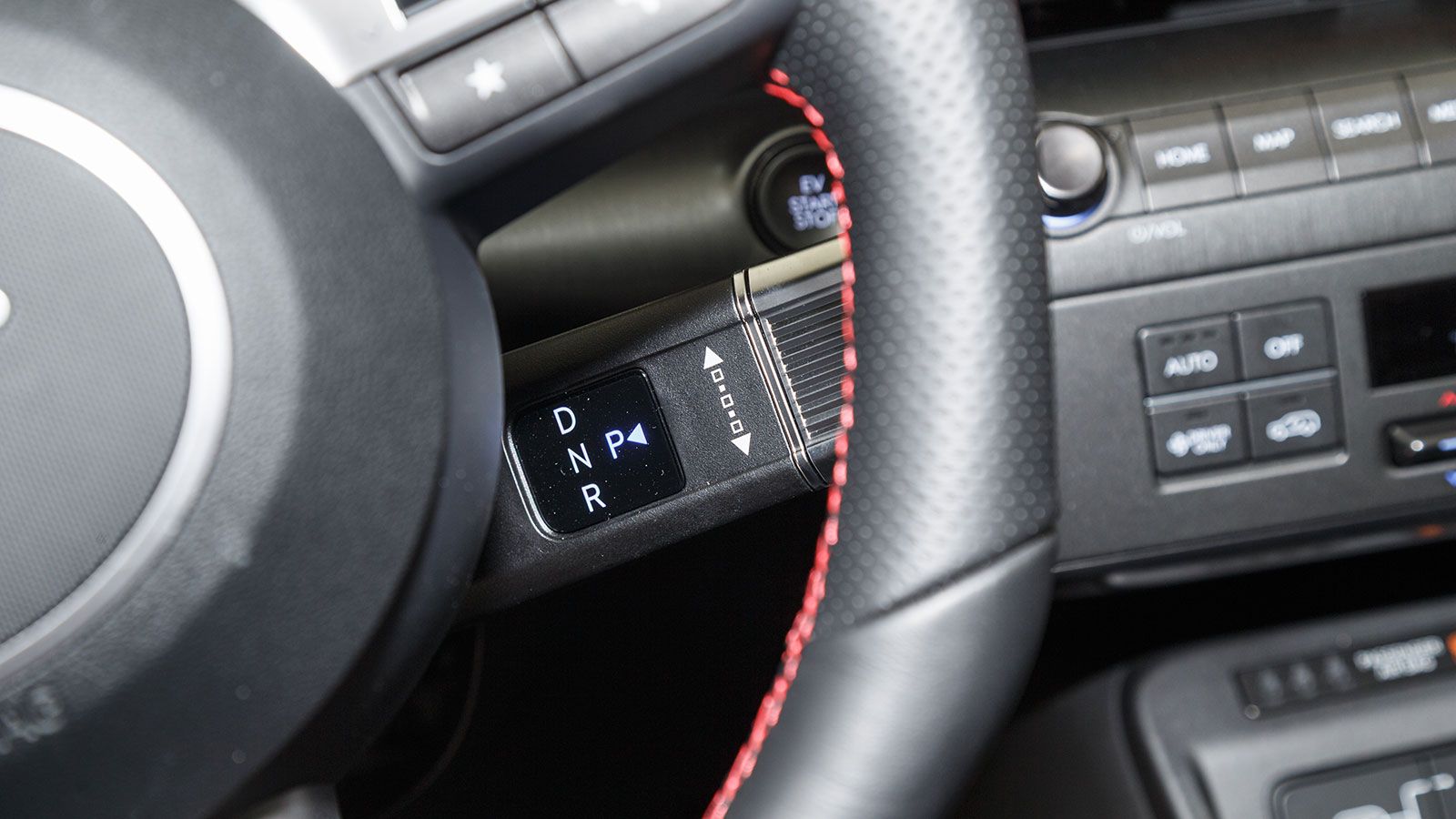 Hyundai Kona. Πόσο καλό είναι σε εξοπλισμό άνεσης και ασφάλειας.