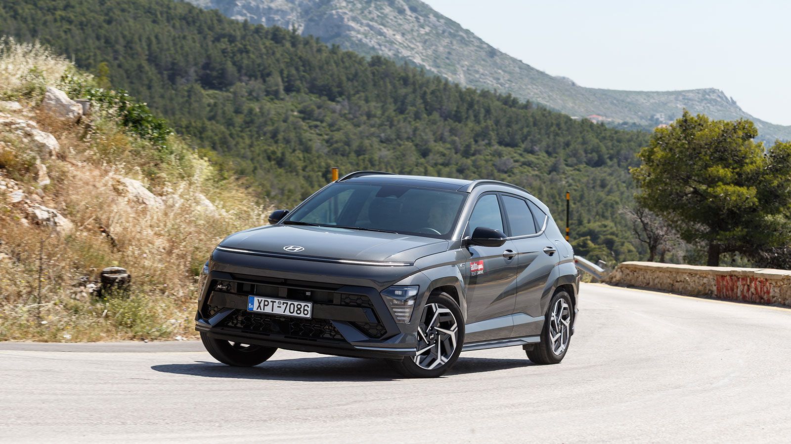 Hyundai Kona. Πόσο καλό είναι σε εξοπλισμό άνεσης και ασφάλειας.