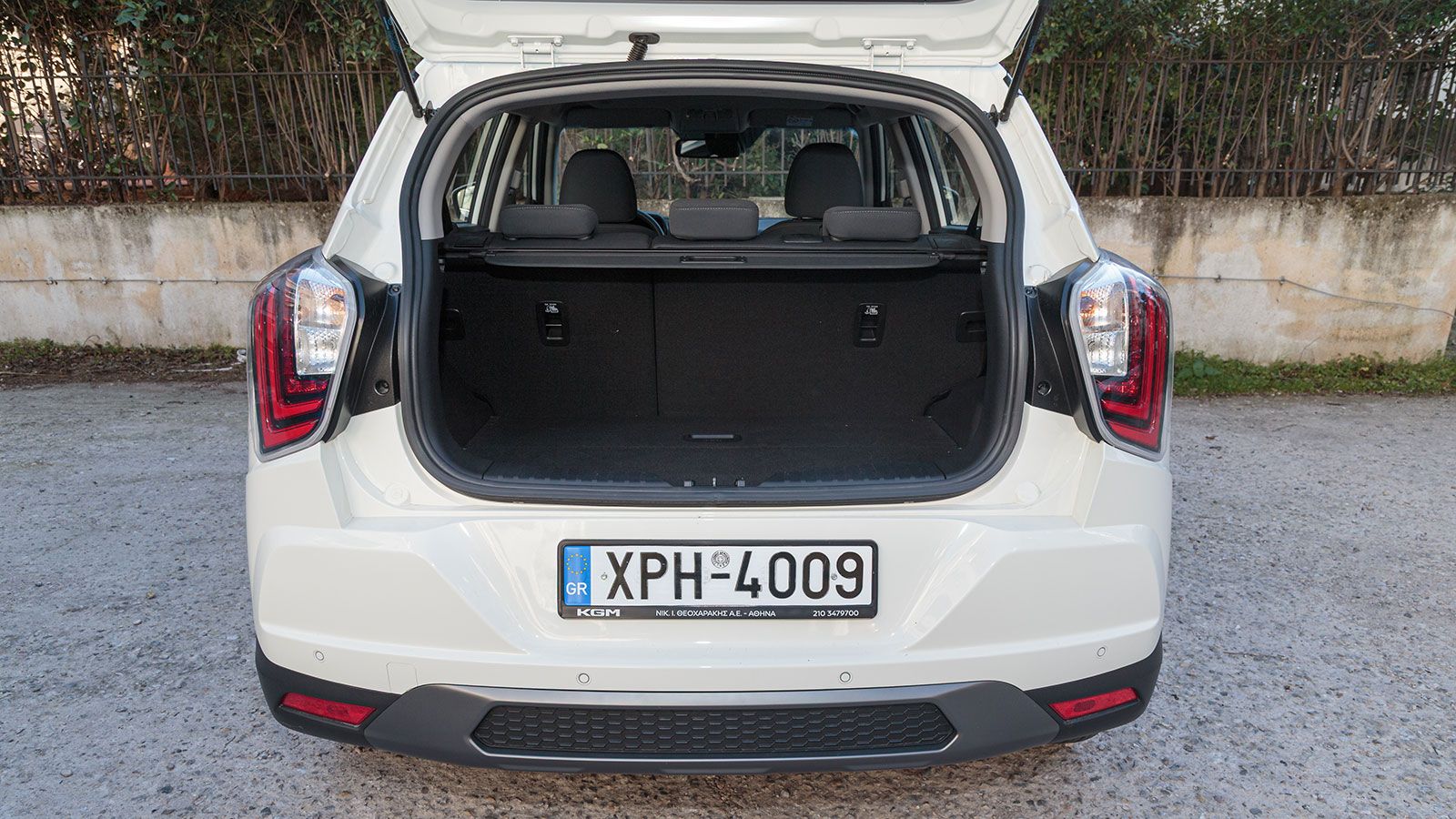 Kgm Tivoli. Τι βαθμό παίρνει σε κατανάλωση, χώρους, επιδόσεις, εγγυήσεις.