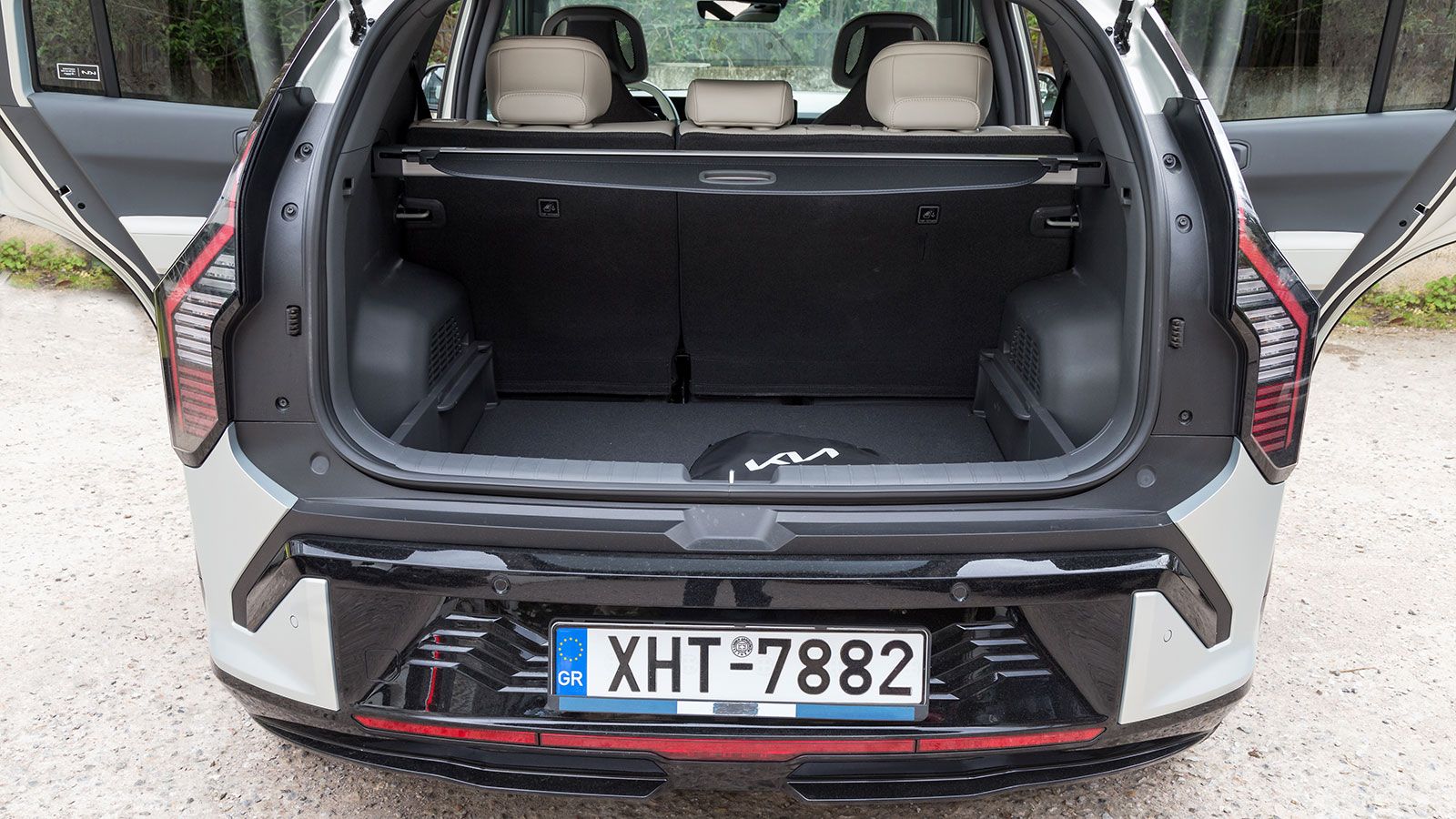 Συγκριτικό: Kia EV3 Long Range 204 PS VS Renault 4 E-Tech Comfort Range 150 PS