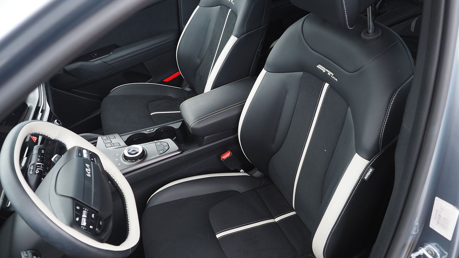 Kia Sportage. Πόσο καλό είναι σε εξοπλισμό άνεσης και ασφάλειας.