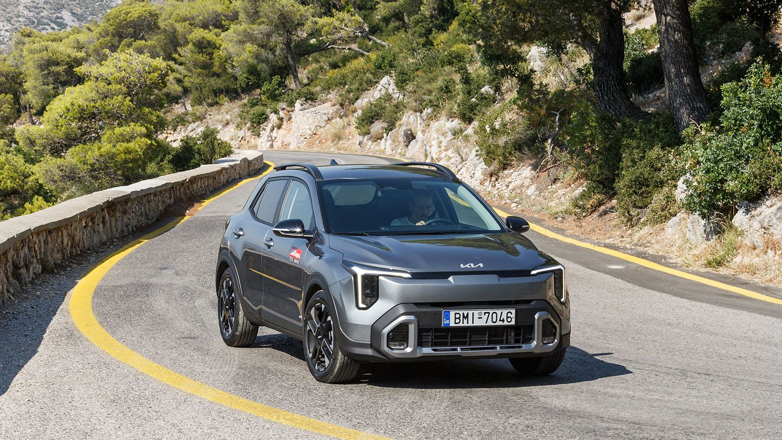 Kia Stonic. Πόσο καλό είναι σε εξοπλισμό άνεσης και ασφάλειας.