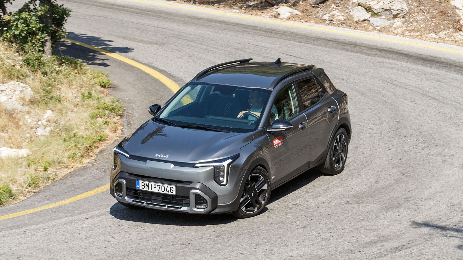 Kia Stonic. Τι βαθμό παίρνει σε κατανάλωση, χώρους, επιδόσεις, εγγυήσεις.