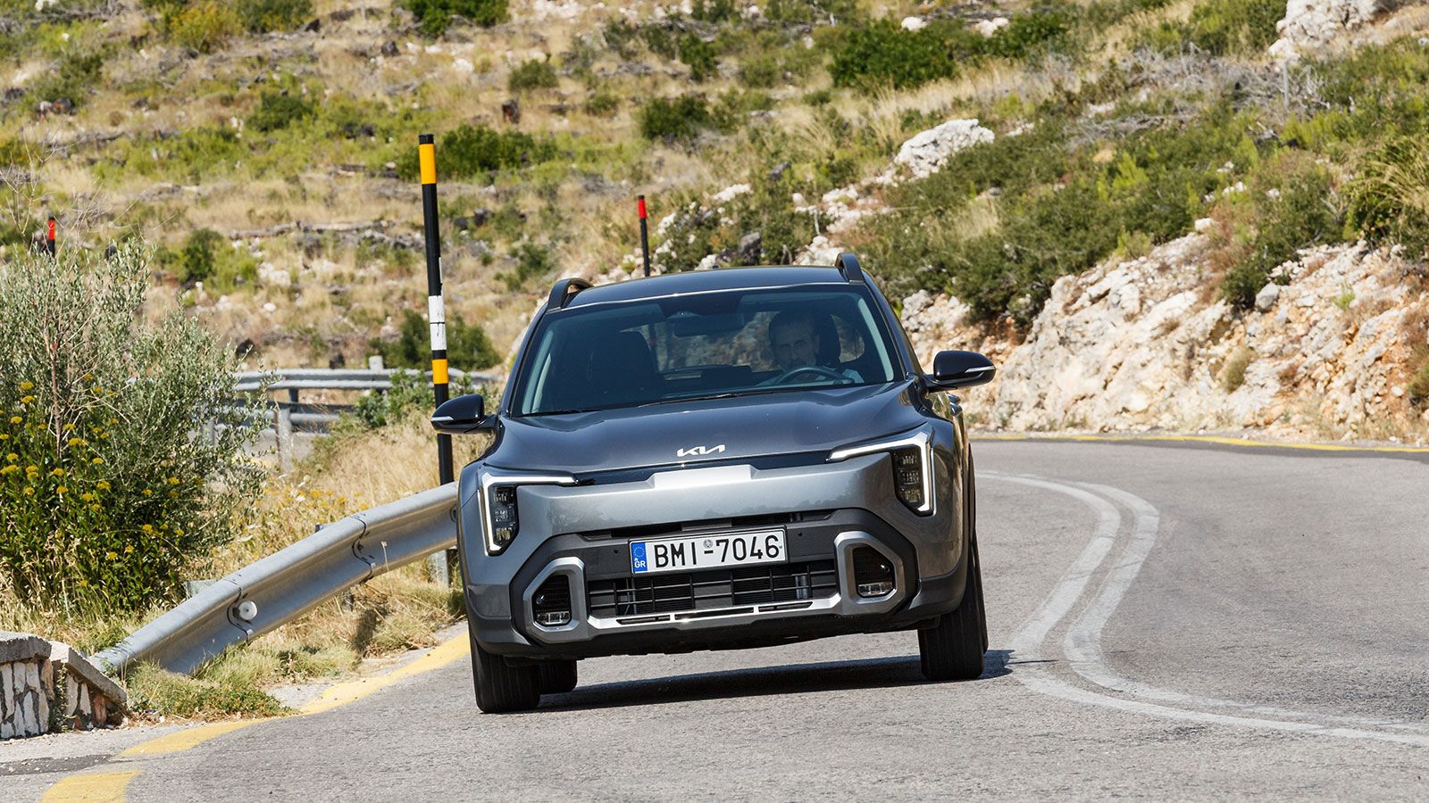 Kia Stonic. Τι βαθμό παίρνει σε κατανάλωση, χώρους, επιδόσεις, εγγυήσεις.