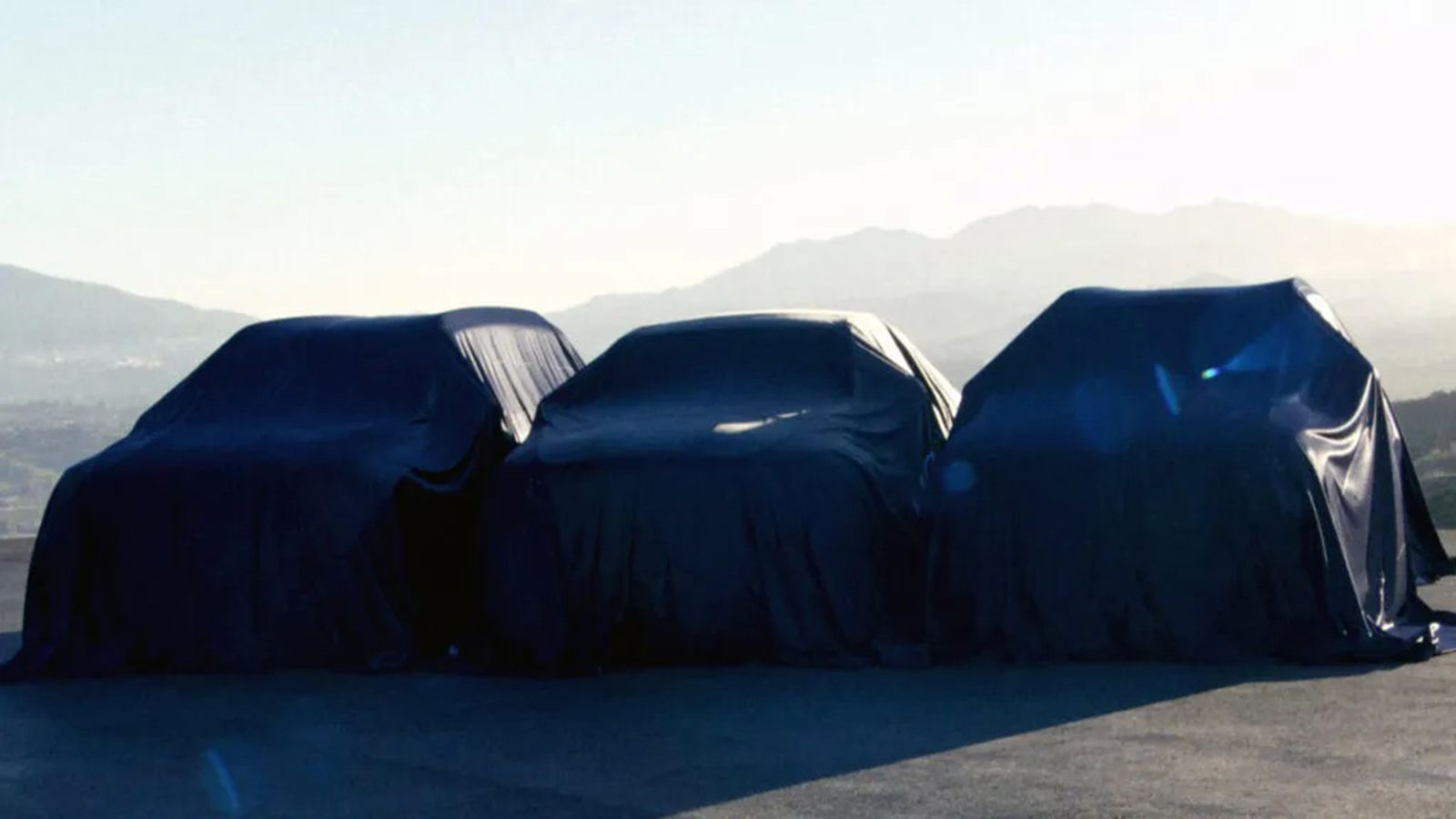 Η Mercedes παρουσιάζει μονομιάς τρία SUV 