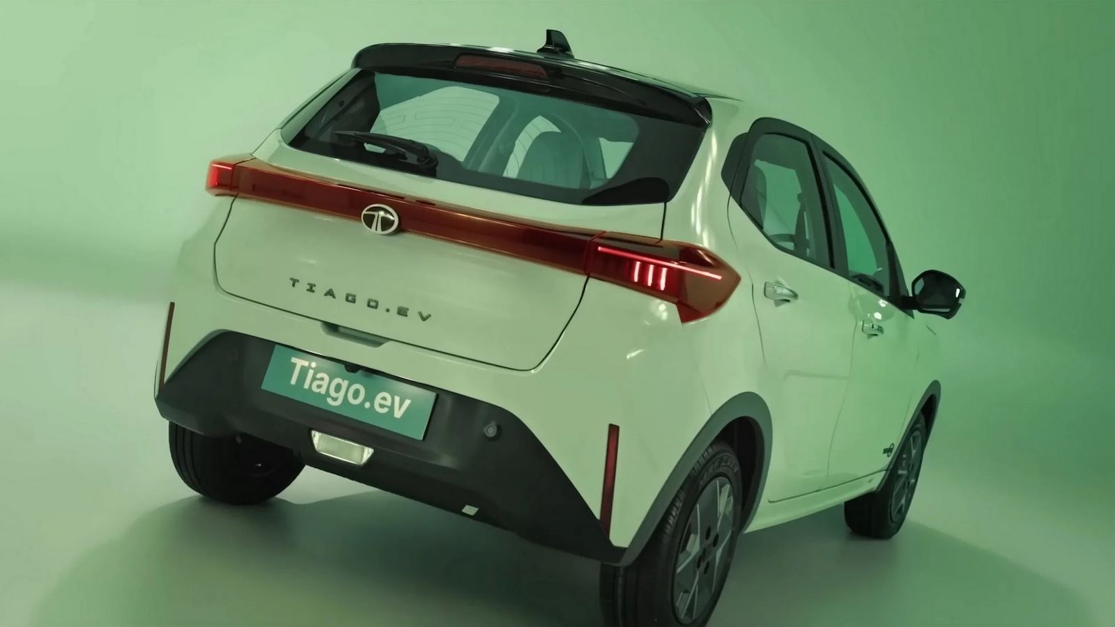 Νέο Tata Tiago 2026: Το φθηνότερο αυτοκίνητο του κόσμου αλλάζει ριζικά 